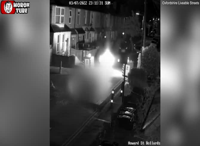 Video :In England, angry bollards have been vandalized several times